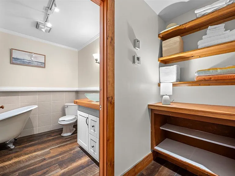 109 Seashore Dr — Photo 27