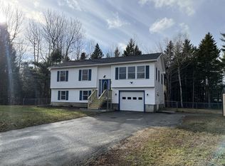 24 Seaveys Rd, Ellsworth, ME 04605