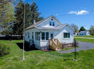 652 York St, Poultney, VT 05764