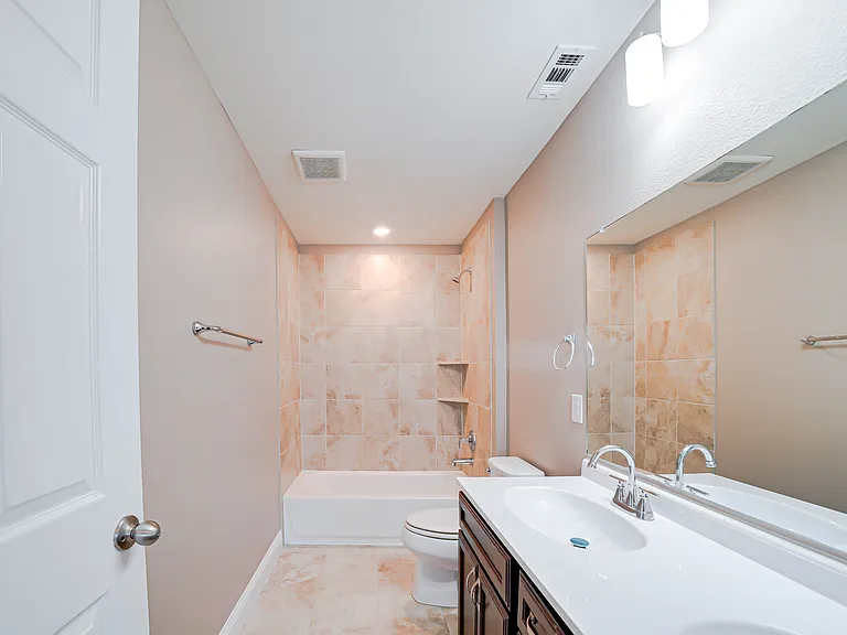 410 Club House Dr — Photo 26