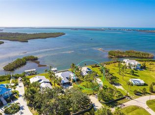 1911 New Point Comfort Ct, Englewood, FL 34223