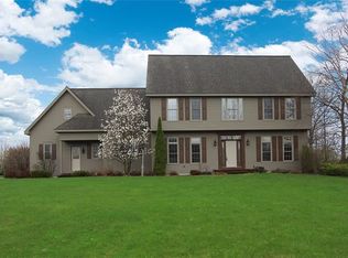 9102 Whistling Swan Ln, Manlius, NY 13104