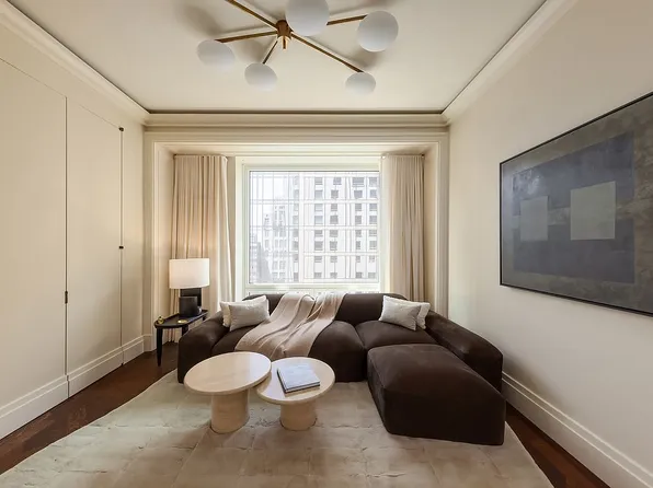 220 Central Park S APT 22C, New York, NY 10019