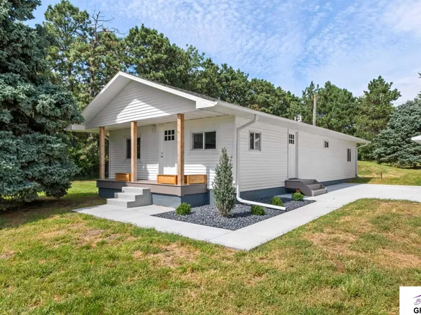 1062 County Road T, Fremont, NE 68025