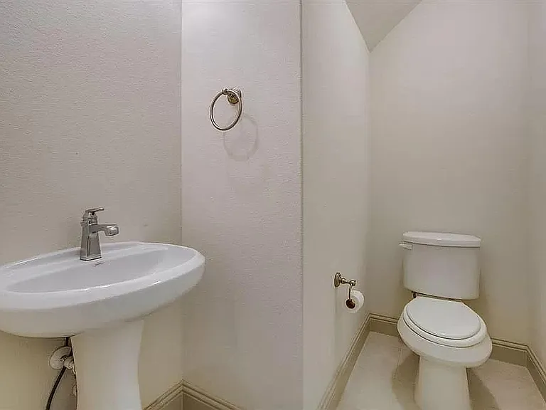4678C Dozier Rd — Photo 3