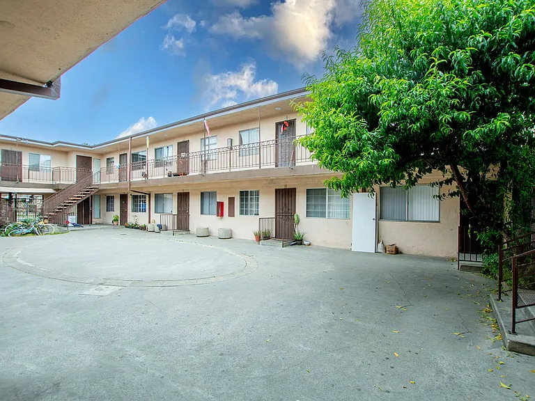 Figueroa Street Apartments — Photo 27