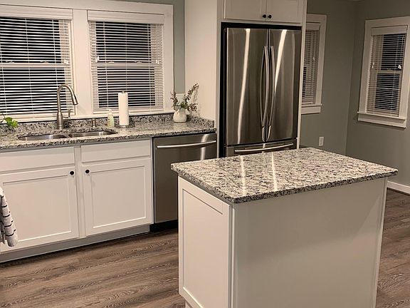 partial view of kitchen