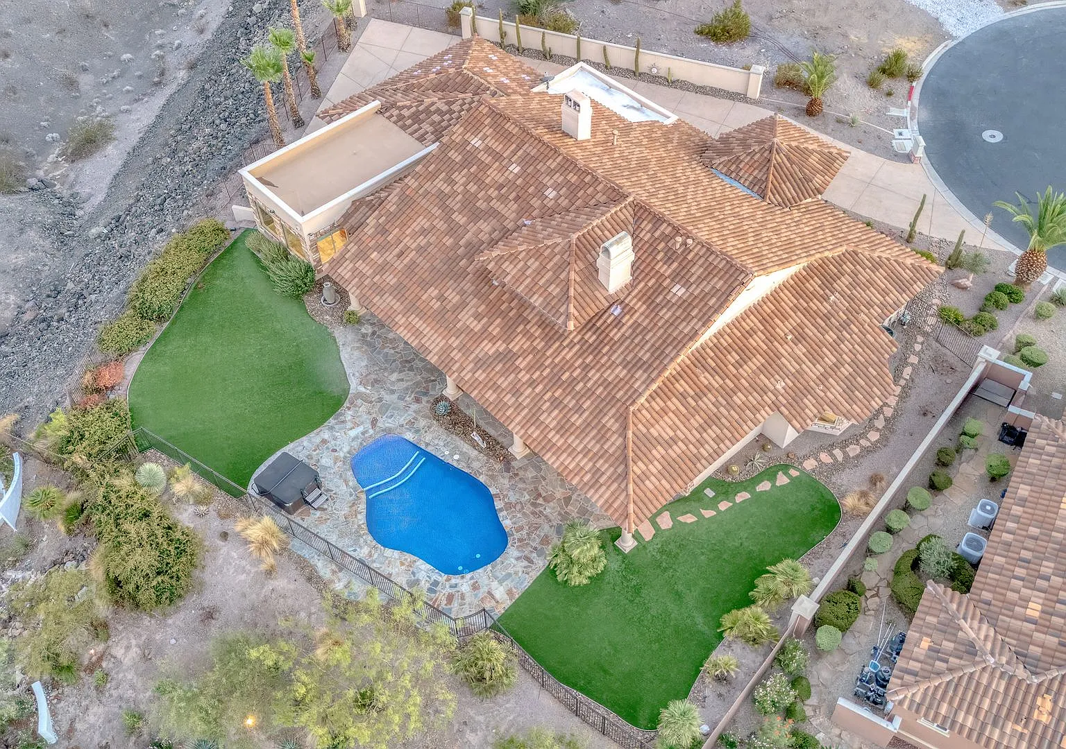 Stunning Single-Story 4-Bedroom Home In Lake Las Vegas — Photo 4