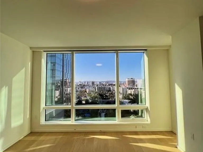 877 Francisco #1518 — Photo 14