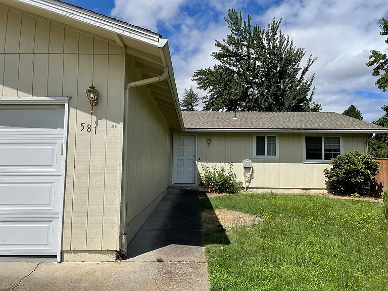 581 N Wexford Cir — Photo 1