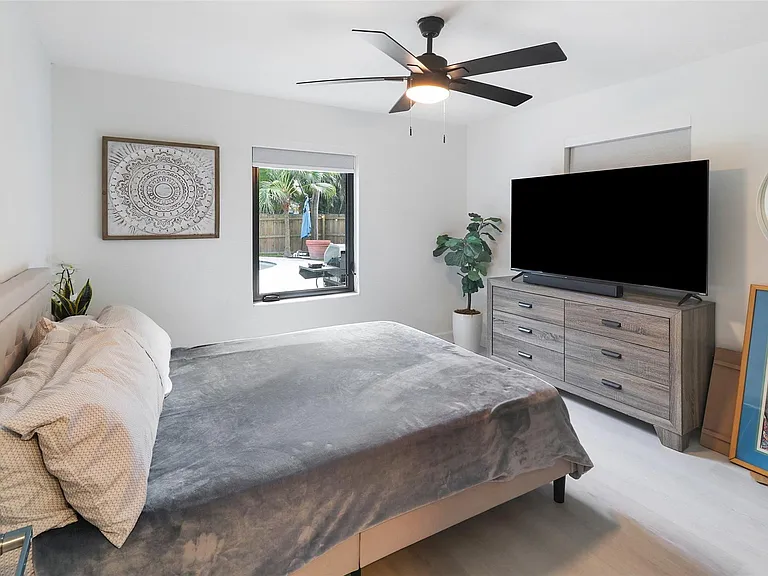 508 SW 13th St — Photo 13