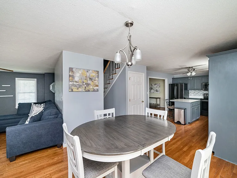72 Viking Dr — Photo 4