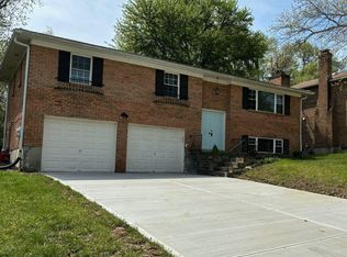 2633 Valley Trails Dr, Villa Hills, KY 41017