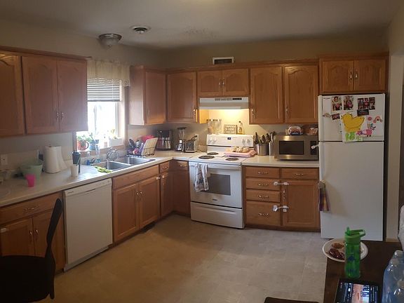 5th image of 201 4th Ave N APT 1