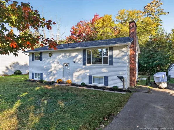 133 Willis St, Fredericton, NB E3A 1J2