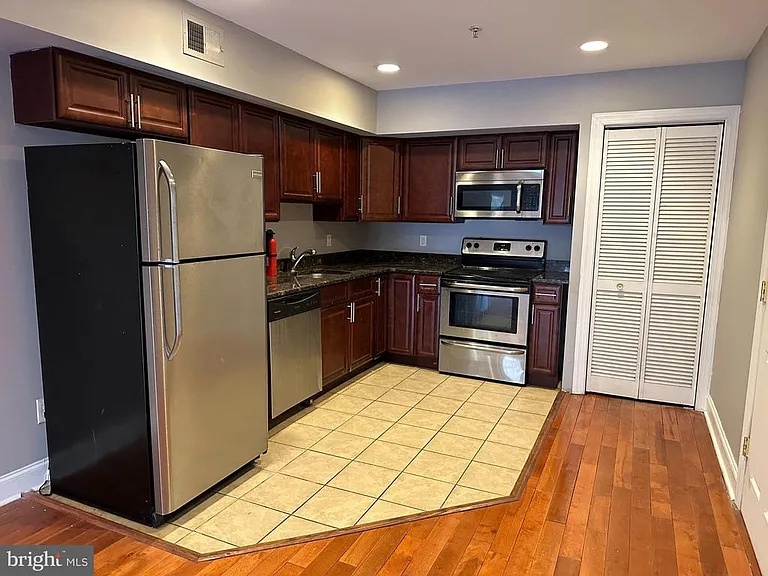 3808 Spring Garden St — Photo 14