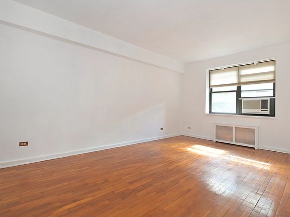5th image of 84-01 Main St #108