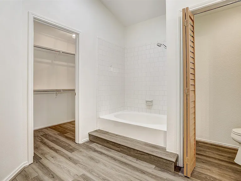 16304 Kicking Bird Dr — Photo 13