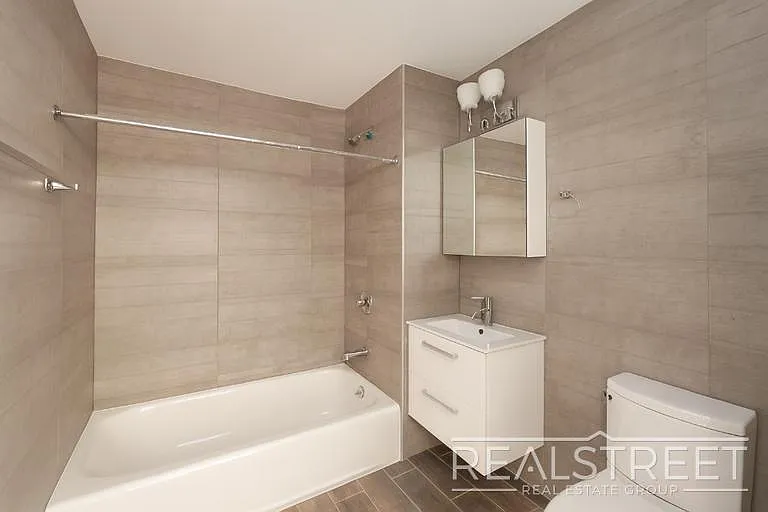 90-02 Queens Blvd #316 — Photo 7