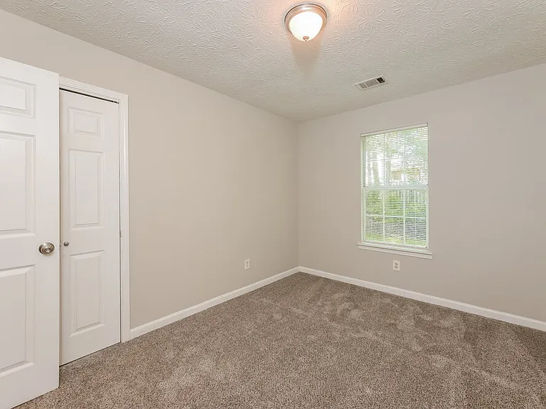340 Christian Woods Dr SE — Photo 12
