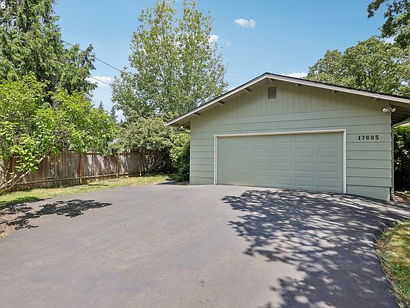 3rd image of 17605 Pheasant Ln