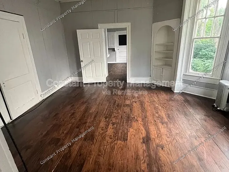 616 W Poplar St #1 — Photo 3