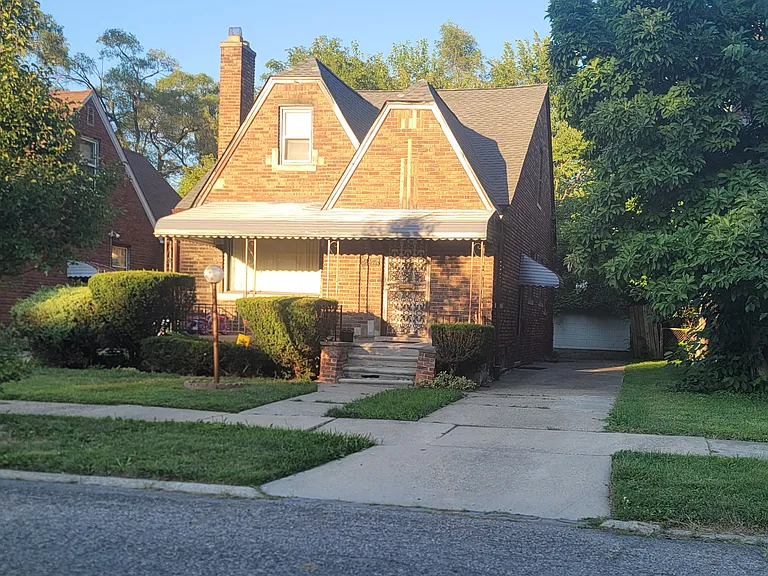 Abington Ave — Photo 2