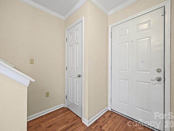3rd image of 304 Heritage Pkwy