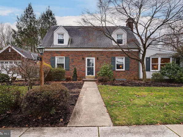 46 E Court Blvd, West Lawn, PA 19609