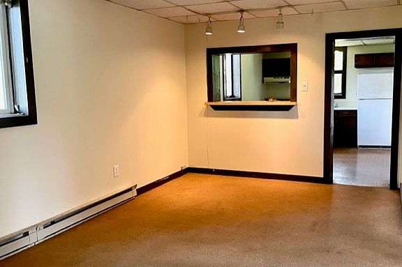 Living room thru to Kitchen
