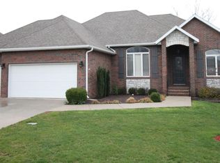 512 E Montrose Dr, Springfield, MO 65810