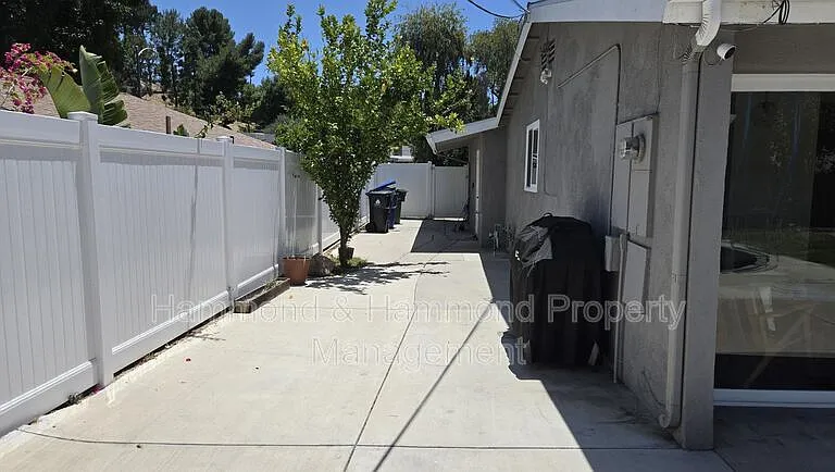 5851 Keokuk Ave — Photo 16