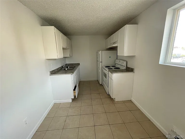 1622 Alton St — Photo 9
