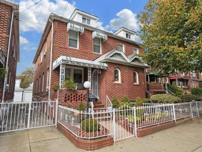 720 E 48th St, Brooklyn, NY, 11203