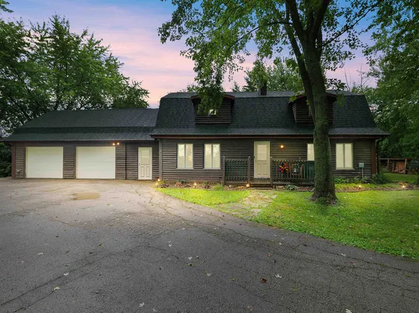 7314 Country Club Rd, Oshkosh, WI 54902