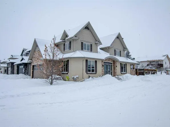 9002 S 60th Ave, Grande Prairie, AB T8W 0K1