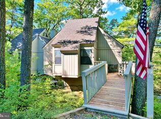 186 Spitz Ln, Basye, VA 22810