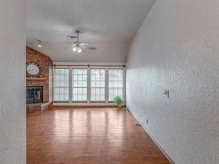 1019 Pruett Dr — Photo 7