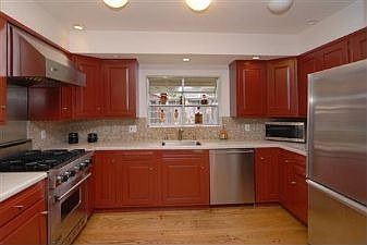 Kitchen :: 3405 Fernwood St