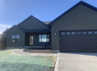 1923 16th St, Perry, IA 50220