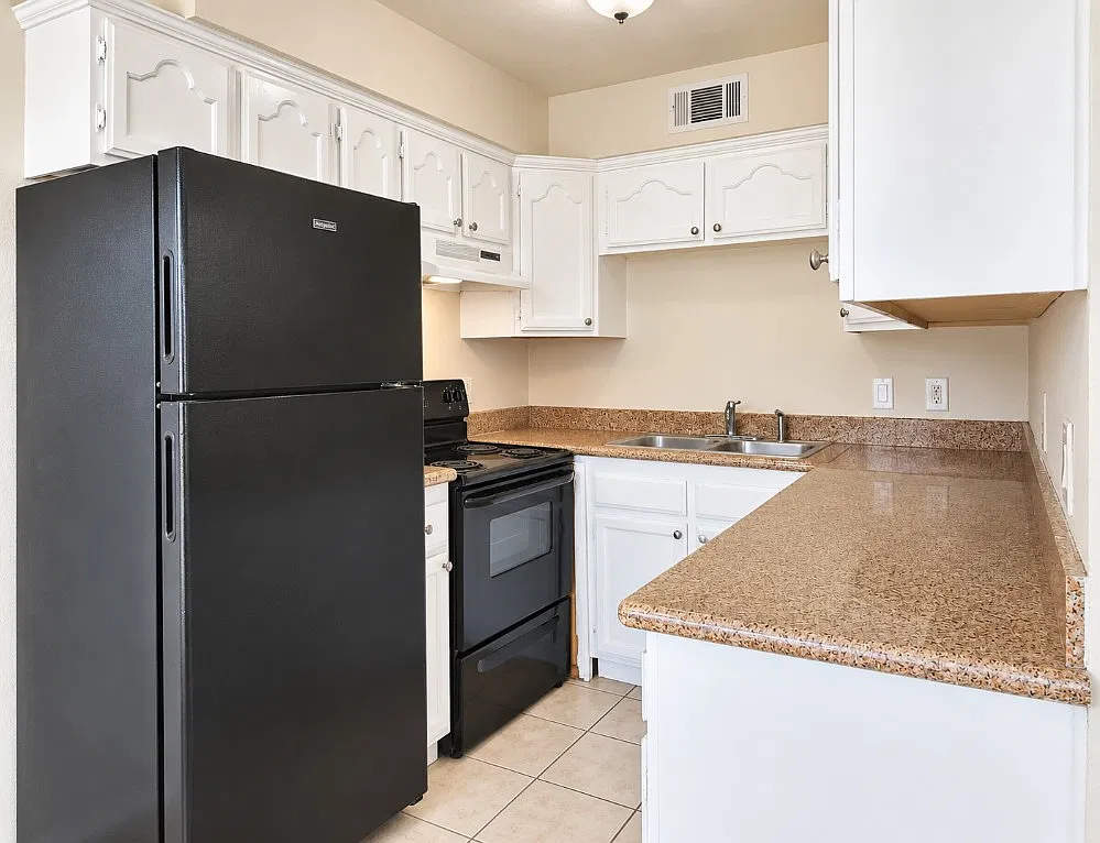2 bed, 748 sqft, $1,200 — Photo 2