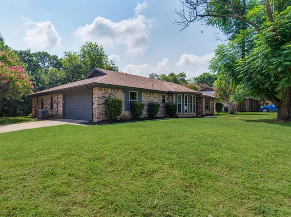 7716 Perkins Dr, North Richland Hills, TX 76182