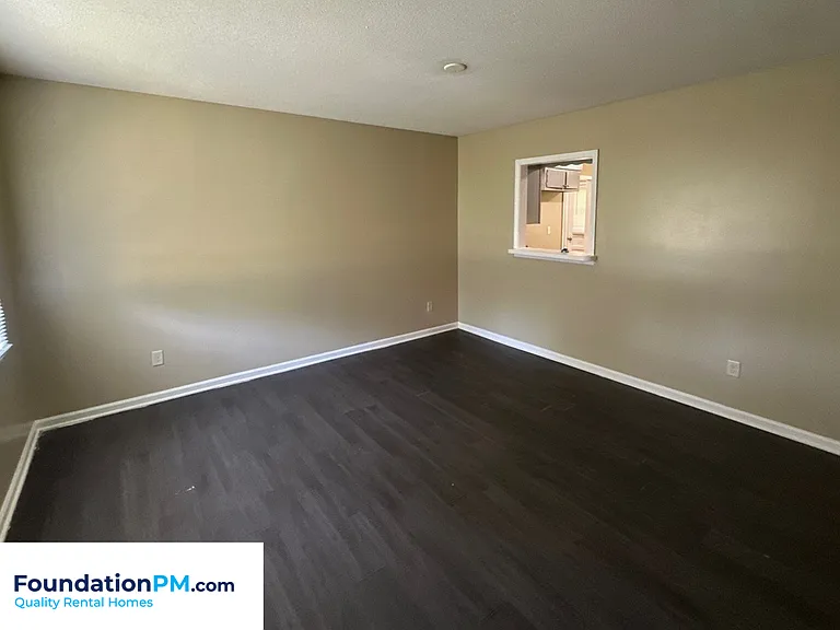 2574 Saint Elmo Ave — Photo 8