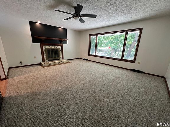 2nd image of 24995 Twin Oaks Ave