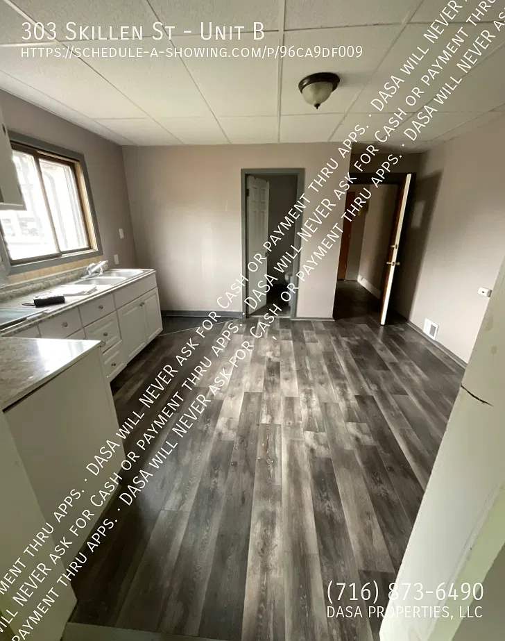 303 Skillen Unit B - 2 Bed / 1 Bath — Photo 4