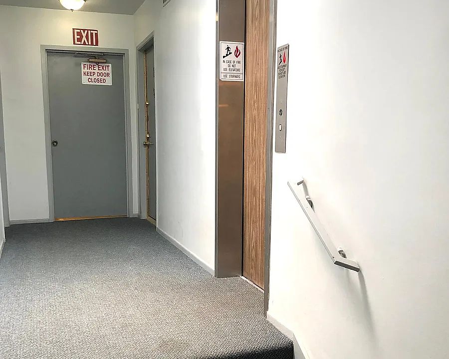 1st image of 463 S Maple Dr APT 6