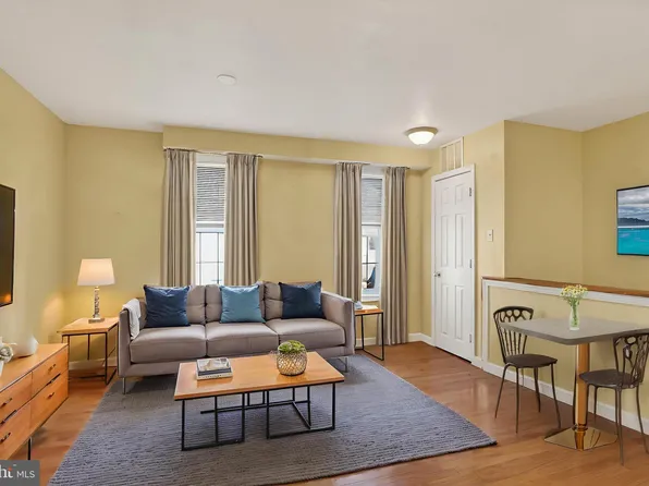 1400 S Chadwick St #2, Philadelphia, PA 19146