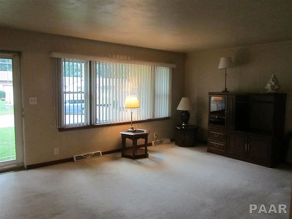 2nd image of 115 W Paradise Ct