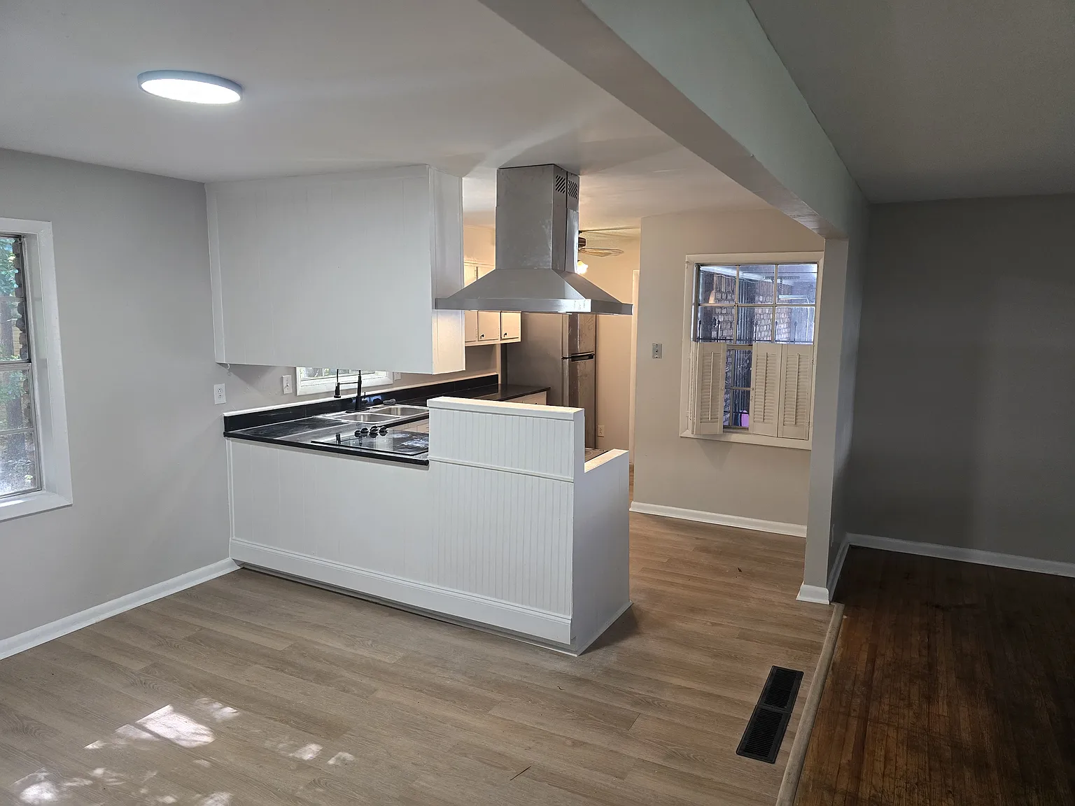 3 bed, 1.5 bath, 1175 sqft, $1,750 — Photo 3