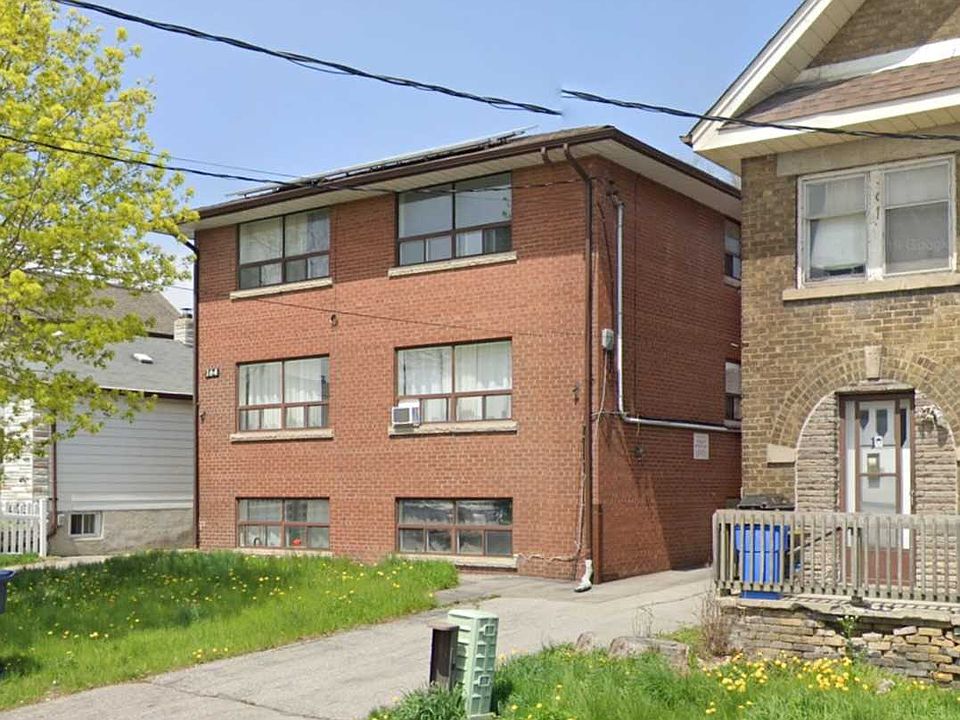 2nd image of 164 Melrose St #4